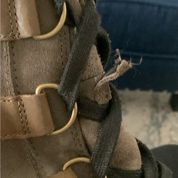 FINAL OFFER-SOREL Emelie Lace Up Winter Boots size 7 - Picture 14 of 14